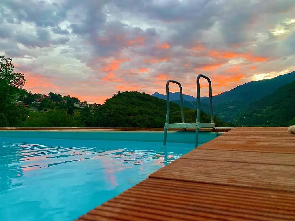La Casa Sulla Collina Del Castello Villa Breno Italy