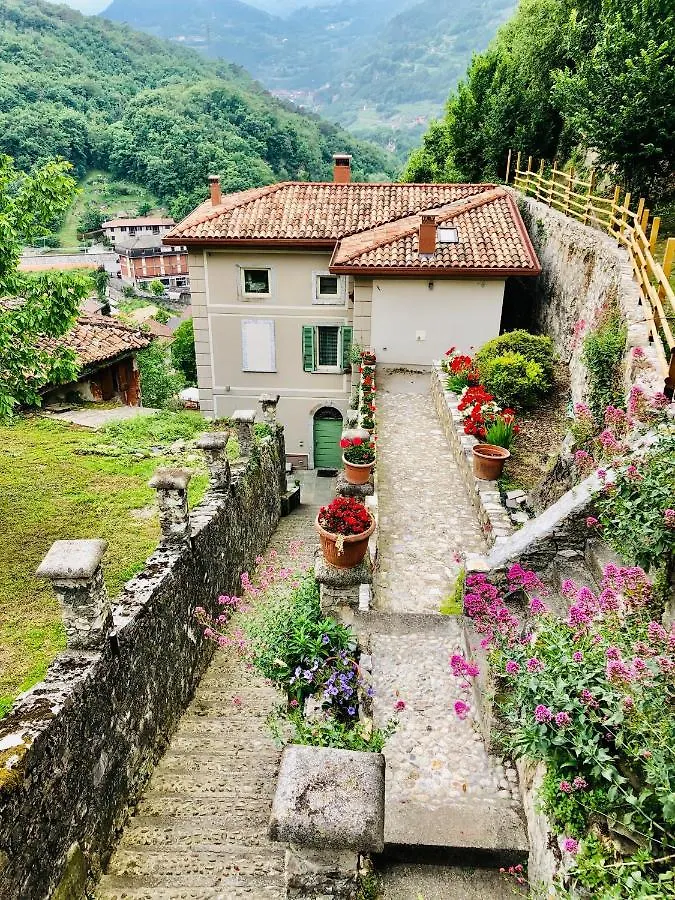 Holiday home La Casa Sulla Collina Del Castello Villa Breno Italy