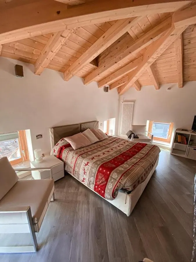 La Casa Sulla Collina Del Castello Villa Breno Italy