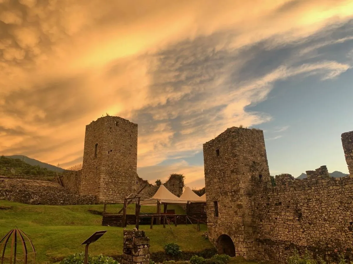 La Casa Sulla Collina Del Castello Villa Breno